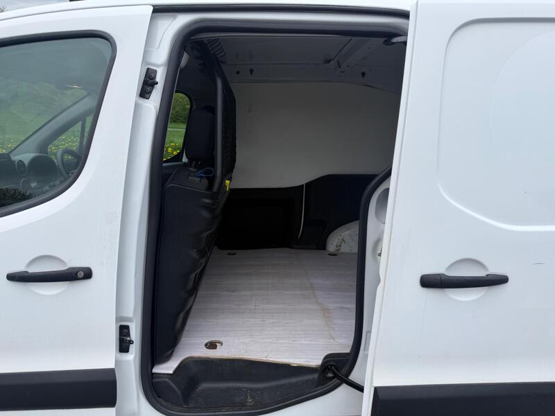 884b596cbb914021b4a6e330b2d6d03a