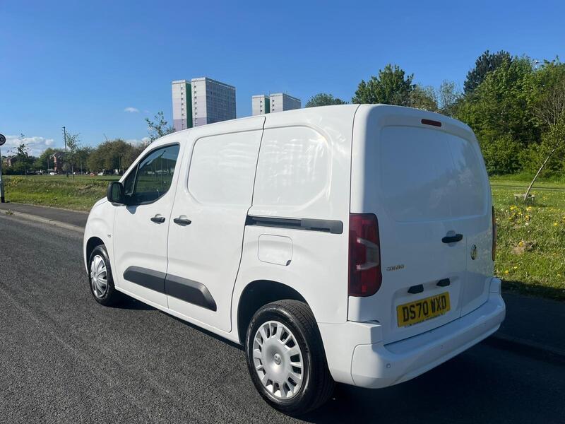 9db3004b593242919b8267aad841aeb5